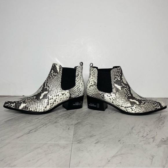 New! Blondo Emelia Chelsea Bootie 8M - Picture 6 of 13
